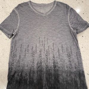 LIKE NEW CALVIN KLEIN TSHIRT